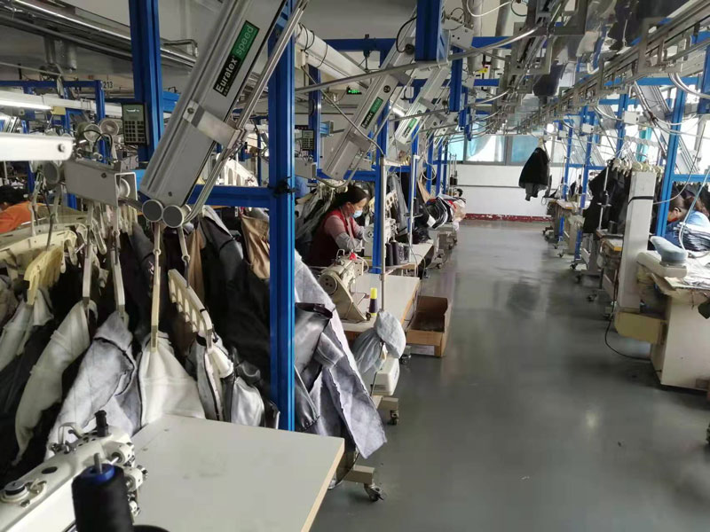 褲子生產(chǎn)現(xiàn)場